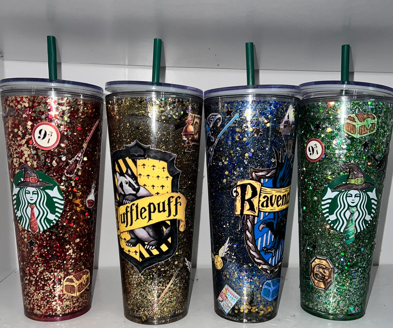 Wizard hogwarts Starbucks venti 24oz snowglobe tumbler